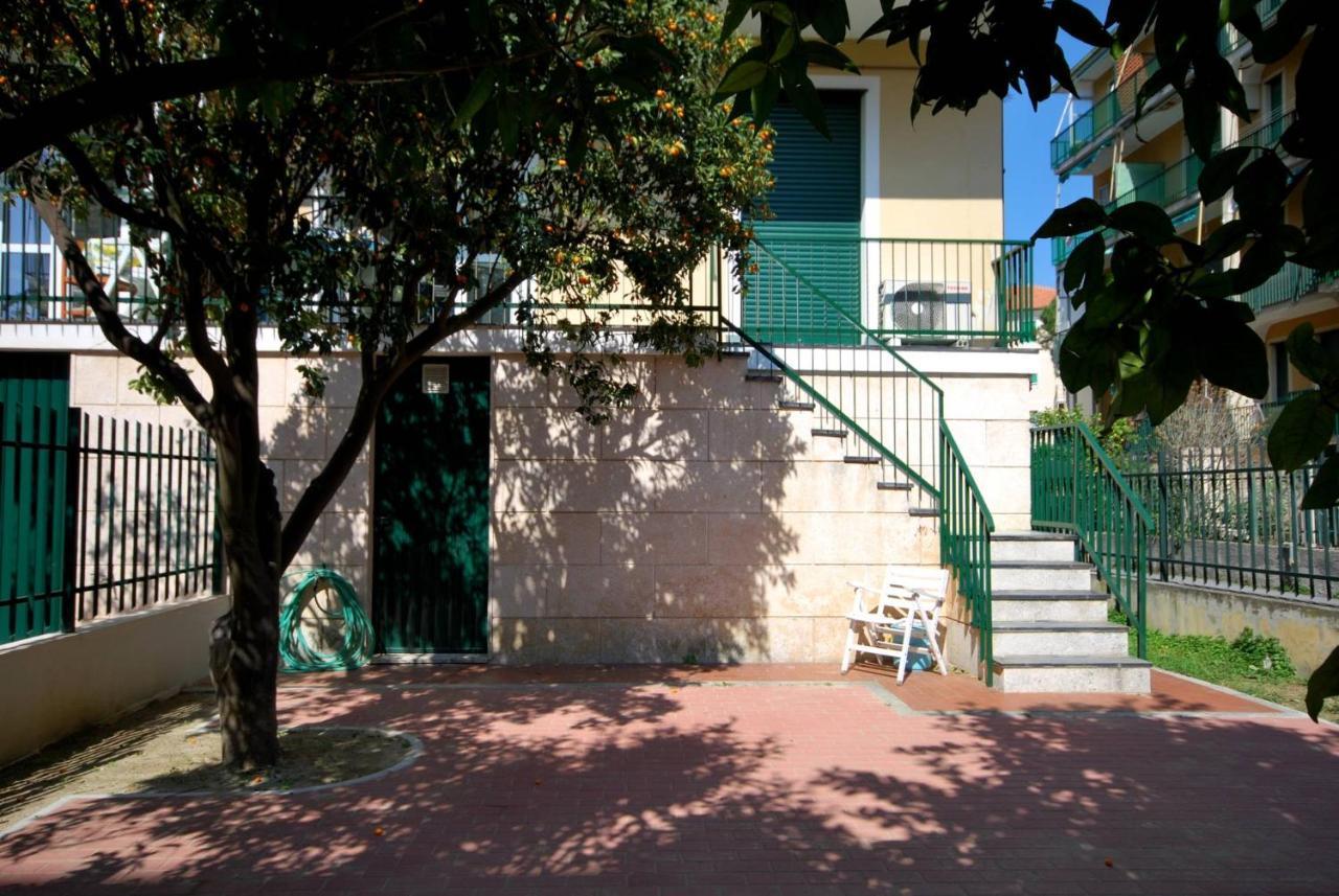 Appartamenti Con Giardino E Posto Auto Per Famiglie Finale Ligure Exteriér fotografie