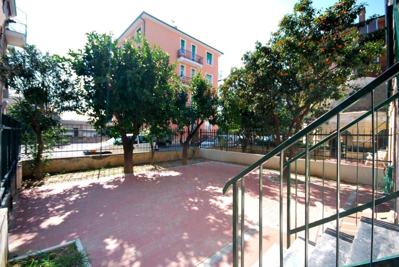 Appartamenti Con Giardino E Posto Auto Per Famiglie Finale Ligure Exteriér fotografie