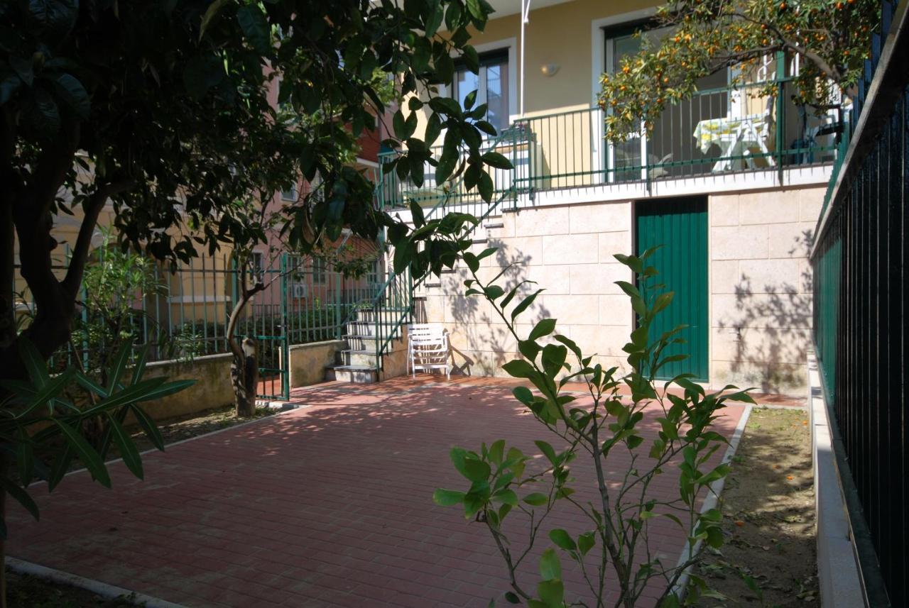 Appartamenti Con Giardino E Posto Auto Per Famiglie Finale Ligure Exteriér fotografie
